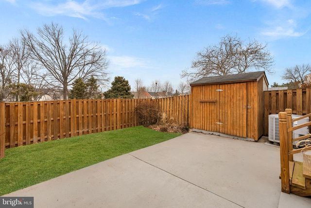 1 MARIAN CT, Sterling, VA 20165