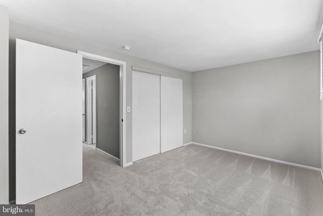 1 MARIAN CT, Sterling, VA 20165