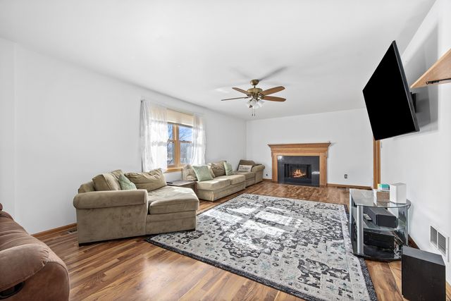 520 High Grove Drive, Minooka, IL 60447