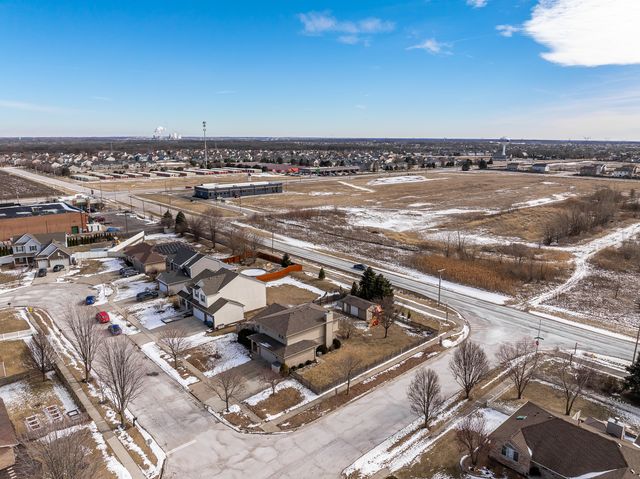 520 High Grove Drive, Minooka, IL 60447