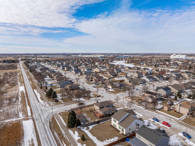 520 High Grove Drive, Minooka, IL 60447