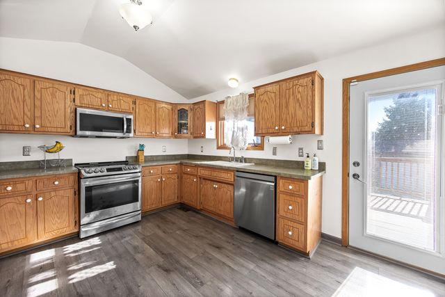 520 High Grove Drive, Minooka, IL 60447