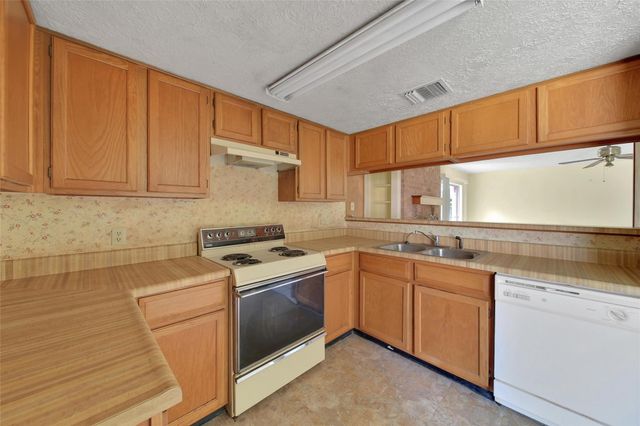 1712 Lindy Lane, Conroe, TX 77301