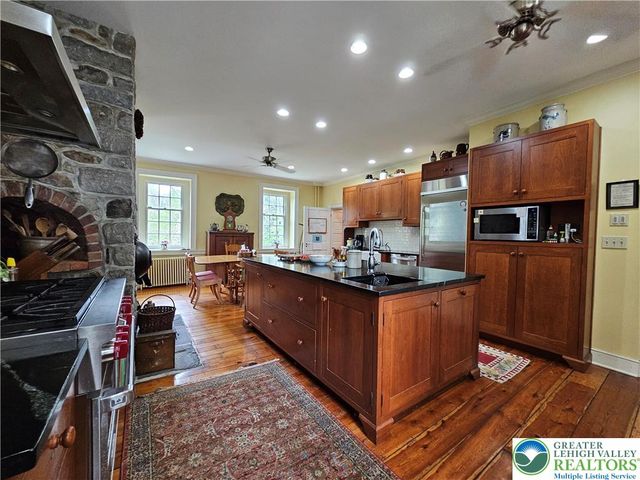 200 Bella Vista Drive, Hanover Twp, PA 18017