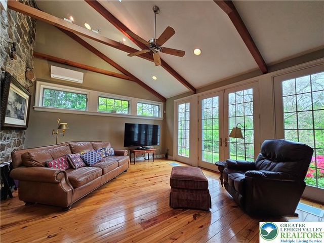 200 Bella Vista Drive, Hanover Twp, PA 18017