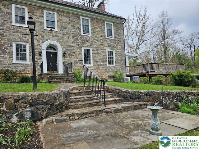 200 Bella Vista Drive, Hanover Twp, PA 18017