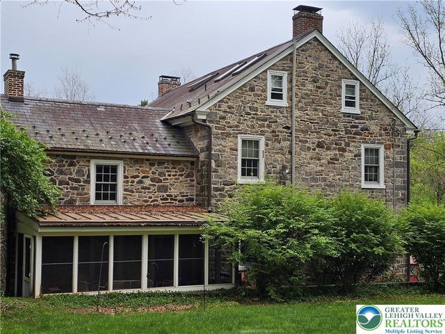 200 Bella Vista Drive, Hanover Twp, PA 18017