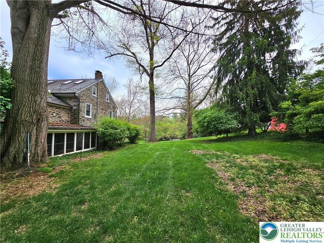 200 Bella Vista Drive, Hanover Twp, PA 18017