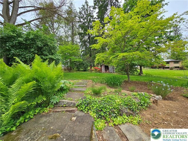 200 Bella Vista Drive, Hanover Twp, PA 18017