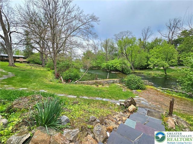 200 Bella Vista Drive, Hanover Twp, PA 18017