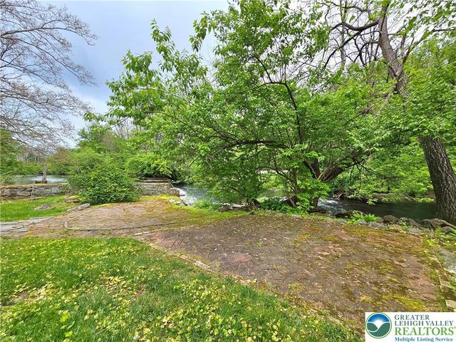 200 Bella Vista Drive, Hanover Twp, PA 18017