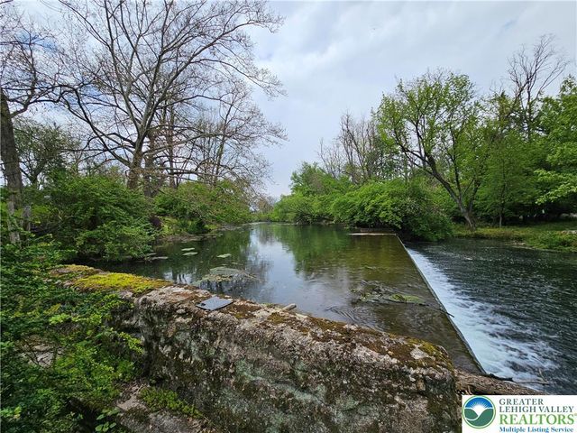 200 Bella Vista Drive, Hanover Twp, PA 18017