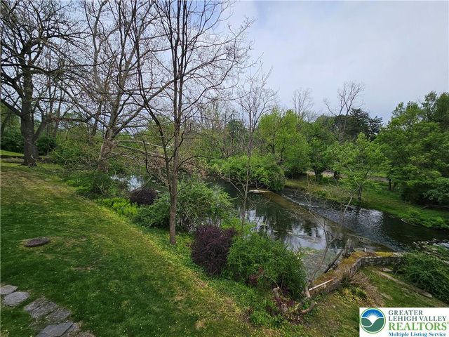 200 Bella Vista Drive, Hanover Twp, PA 18017