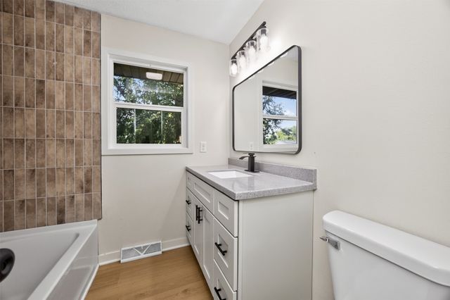 1218 SW Ordnance Road, Ankeny, IA 50023