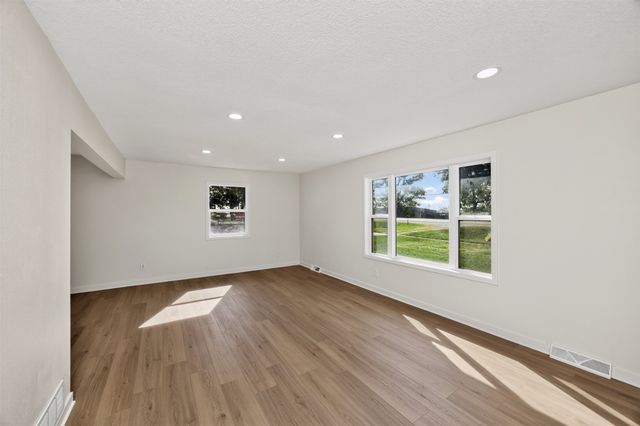 1218 SW Ordnance Road, Ankeny, IA 50023