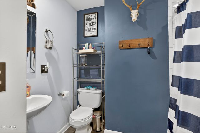 19324 Woodland Hills Road, Abingdon, VA 24210