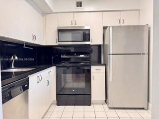 3300 NE 191st St 616, Aventura, FL 33180