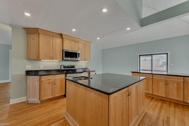 308 Grebe CRES, Virginia Beach, VA 23456