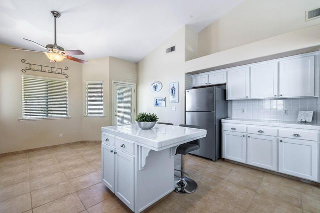 10271 N Whitney Avenue, Fresno, CA 93730