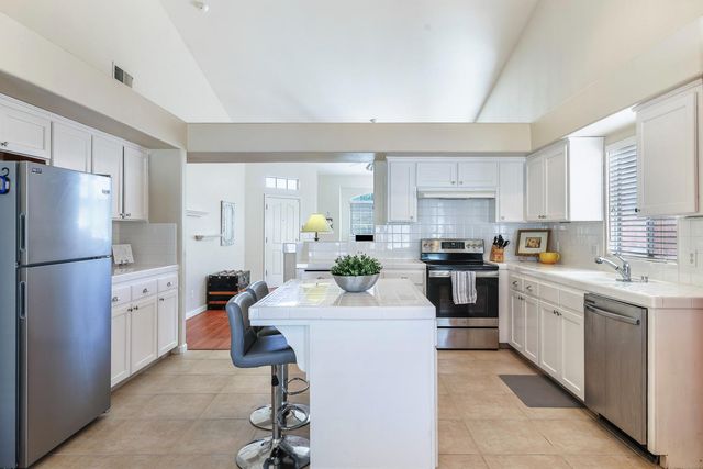 10271 N Whitney Avenue, Fresno, CA 93730