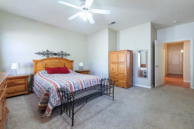 10271 N Whitney Avenue, Fresno, CA 93730