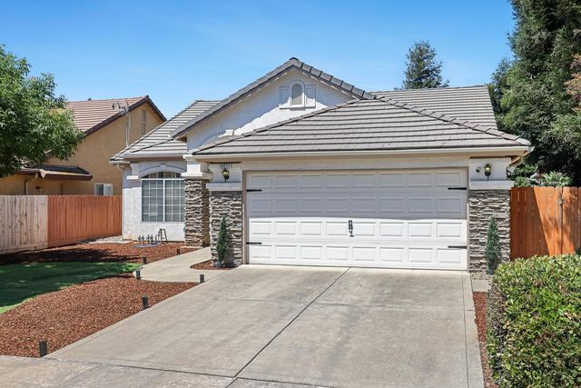 10271 N Whitney Avenue, Fresno, CA 93730
