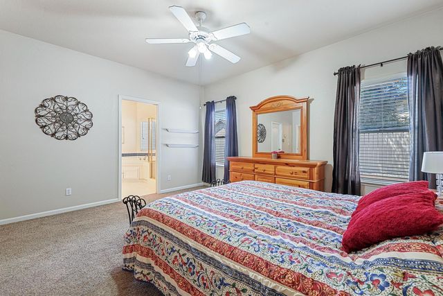 10271 N Whitney Avenue, Fresno, CA 93730