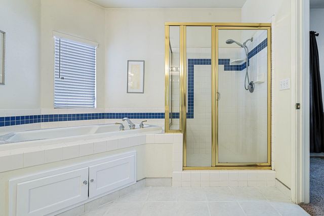 10271 N Whitney Avenue, Fresno, CA 93730