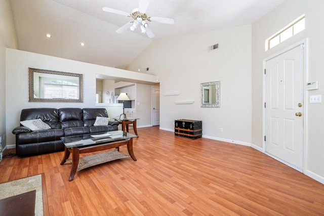 10271 N Whitney Avenue, Fresno, CA 93730