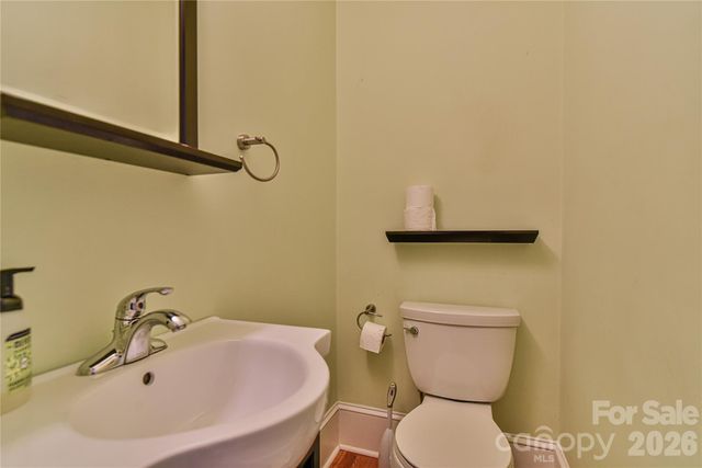 64 Arthur Road, Asheville, NC 28806