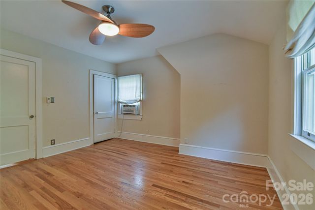 64 Arthur Road, Asheville, NC 28806