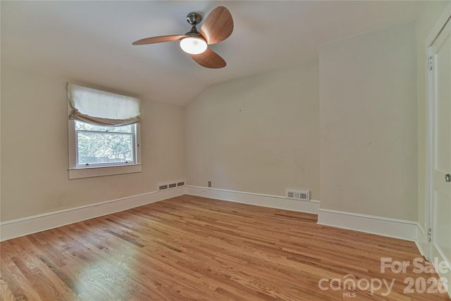 64 Arthur Road, Asheville, NC 28806