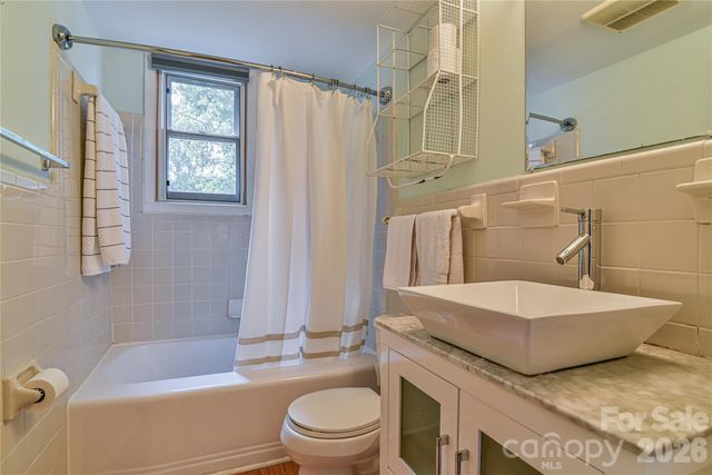 64 Arthur Road, Asheville, NC 28806