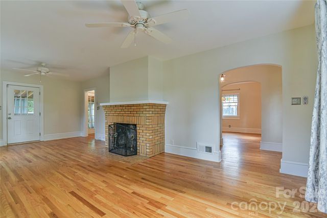 64 Arthur Road, Asheville, NC 28806