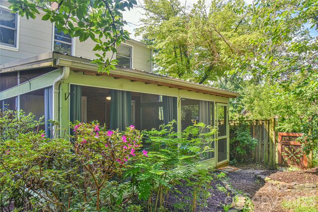 64 Arthur Road, Asheville, NC 28806