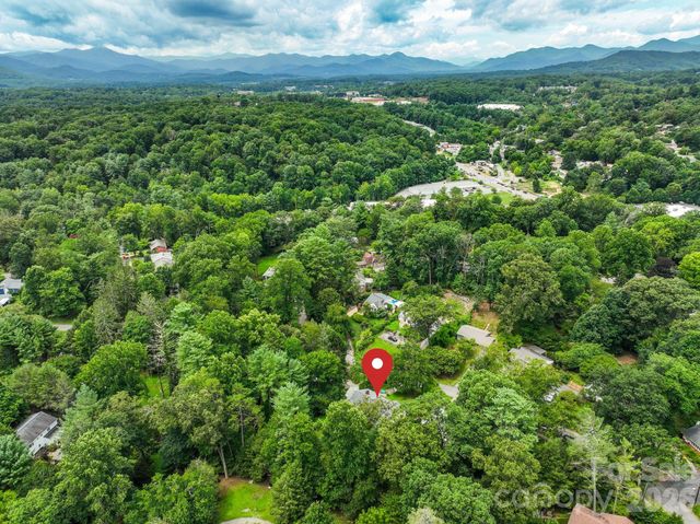 64 Arthur Road, Asheville, NC 28806