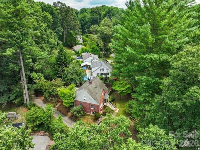 64 Arthur Road, Asheville, NC 28806