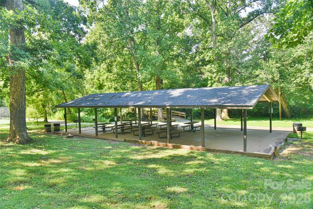 64 Arthur Road, Asheville, NC 28806
