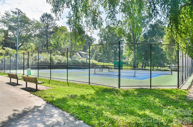64 Arthur Road, Asheville, NC 28806