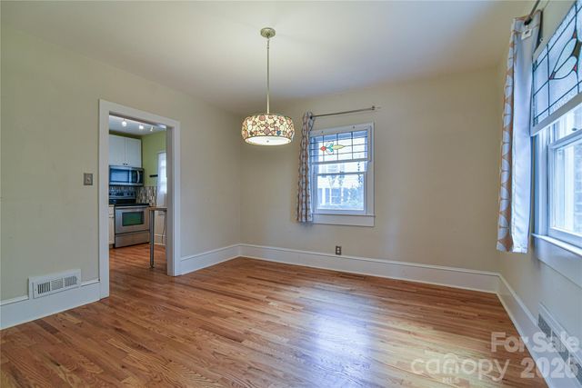 64 Arthur Road, Asheville, NC 28806