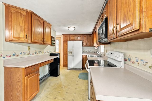 27 Old Meetinghouse Road, Auburn, MA 01501