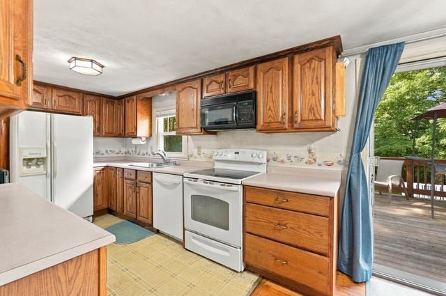 27 Old Meetinghouse Road, Auburn, MA 01501