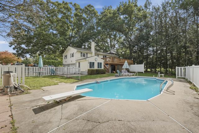 27 Old Meetinghouse Road, Auburn, MA 01501