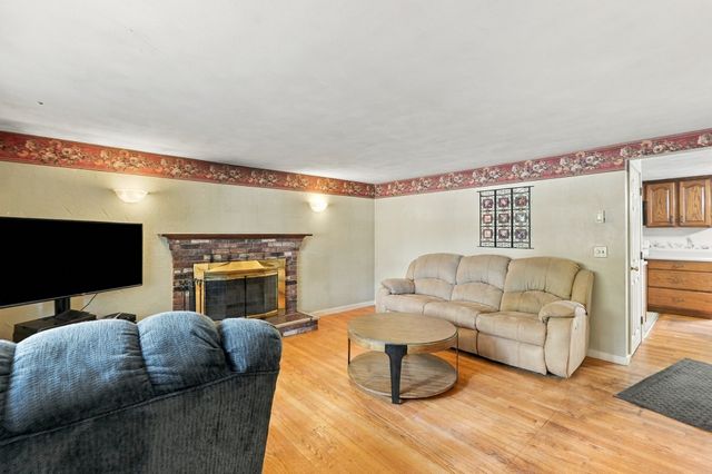 27 Old Meetinghouse Road, Auburn, MA 01501