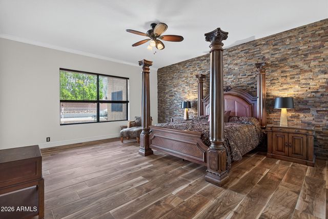 5452 W WEST WIND Drive, Glendale, AZ 85310