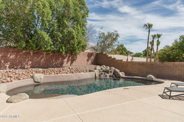 5452 W WEST WIND Drive, Glendale, AZ 85310