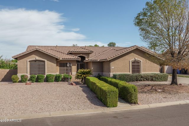 5452 W WEST WIND Drive, Glendale, AZ 85310
