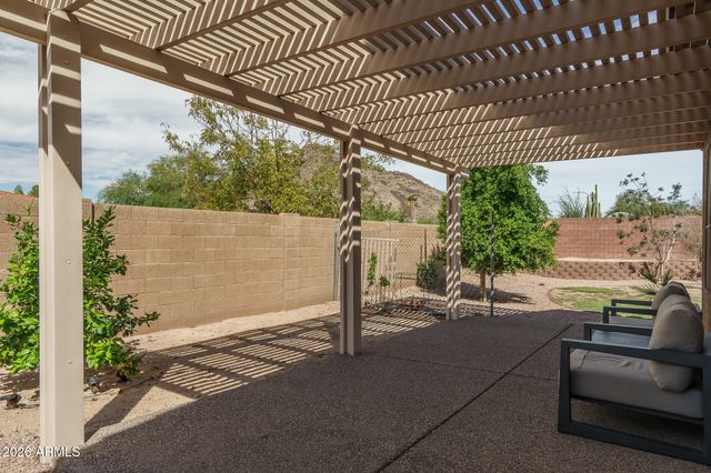 5452 W WEST WIND Drive, Glendale, AZ 85310