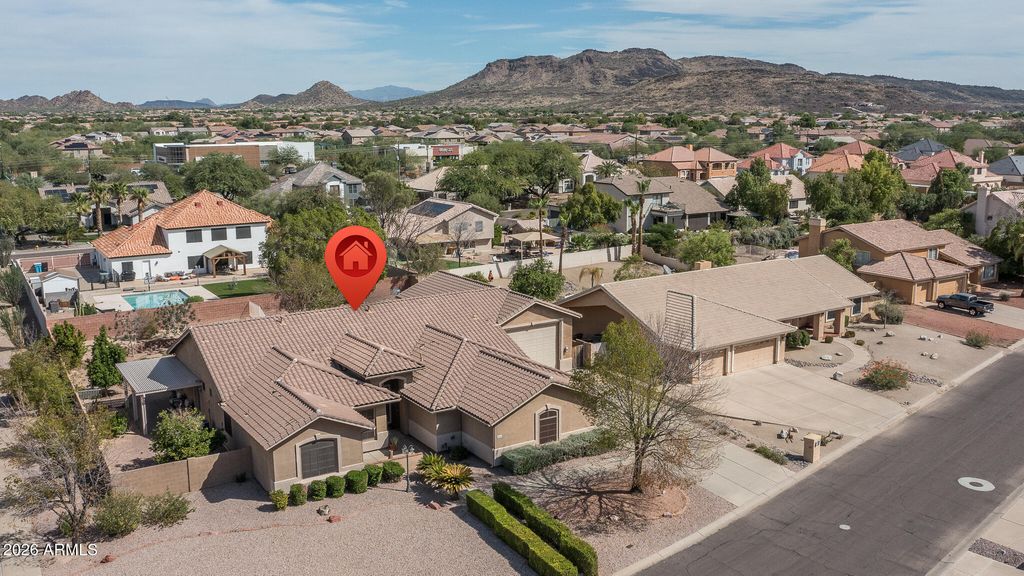 5452 W WEST WIND Drive, Glendale, AZ 85310 — exterior