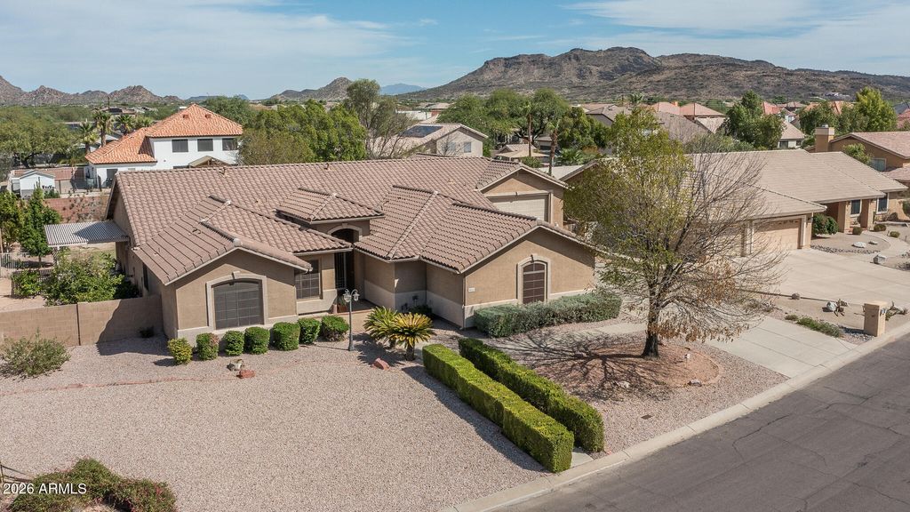5452 W WEST WIND Drive, Glendale, AZ 85310 — photo 2